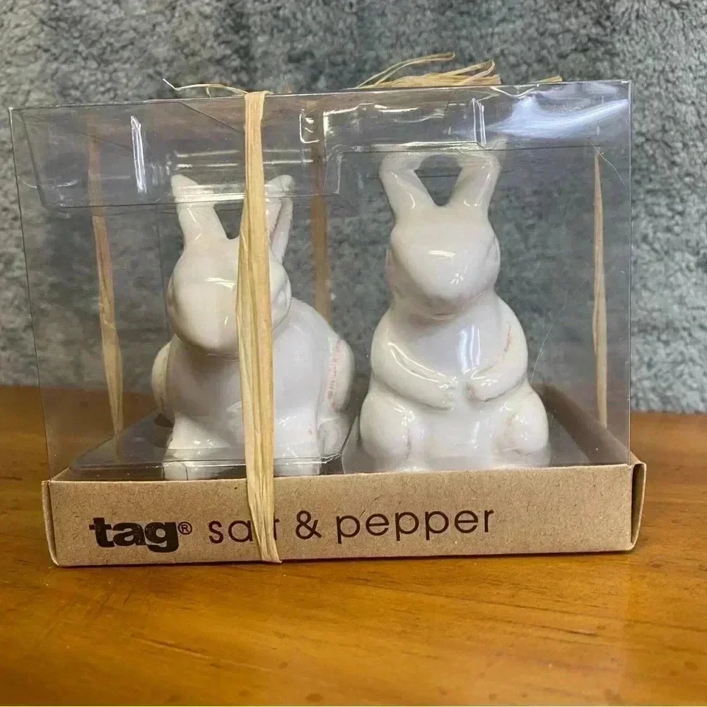 Tag Bunny salt & pepper shaker set new in box - Picture 2 of 12